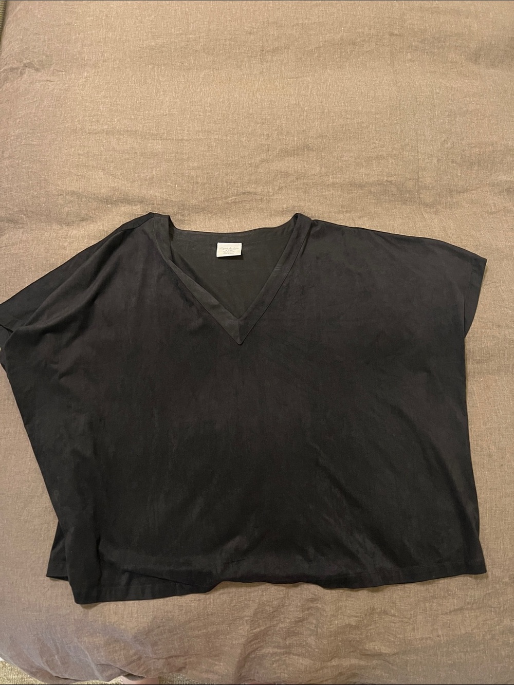 Anna & Ava Black V-Neck Boxy Top